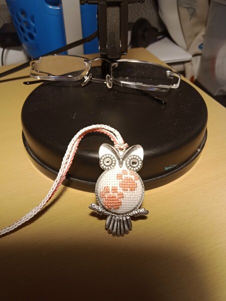 patte de chiens en pendentif 001.jpg